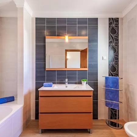 Parra By Interhome *