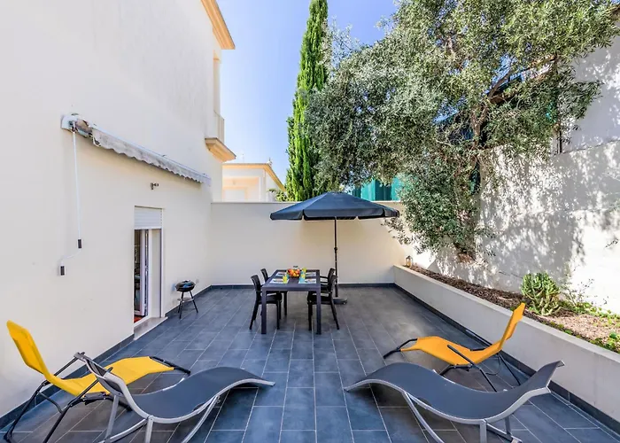 Parra By Interhome *