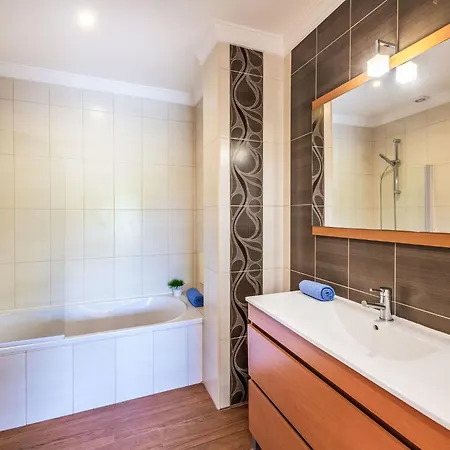 Parra By Interhome *